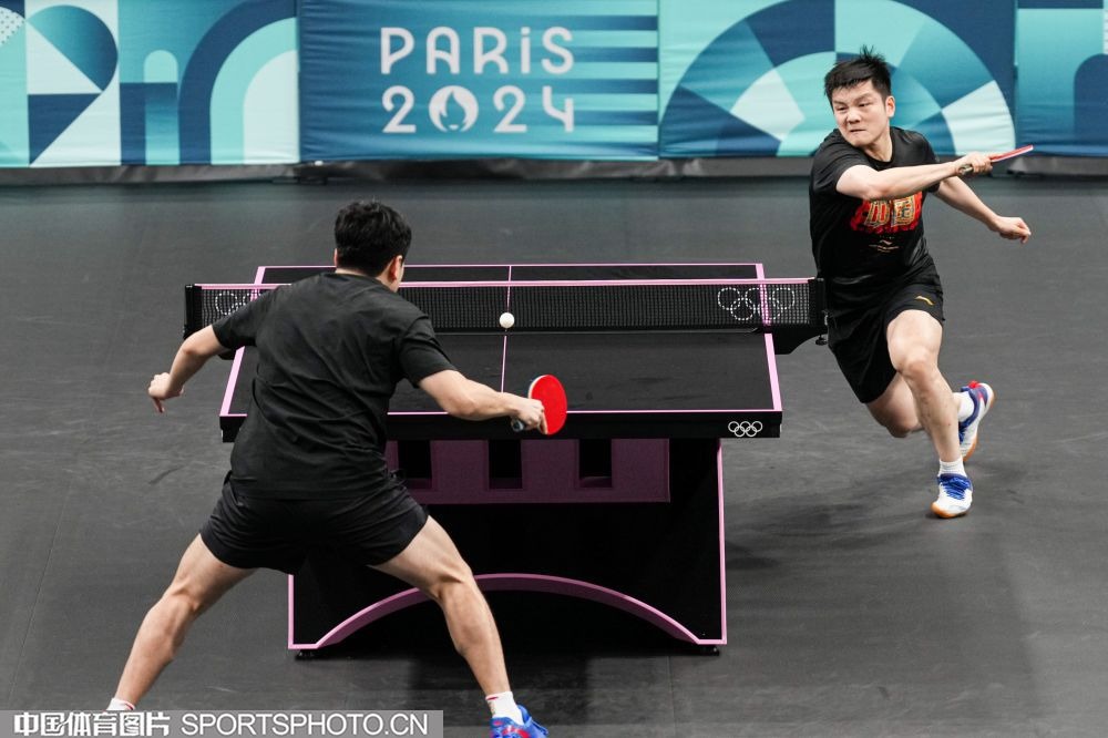 库里27+6&犯满科尔遭驱逐 伦纳德24分快船险胜勇士